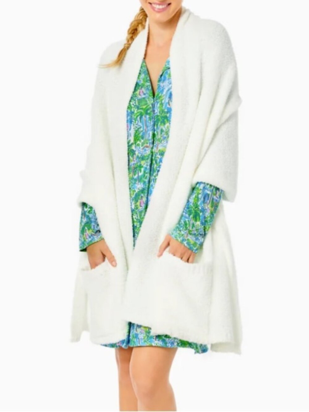 NWT Lilly Pulitzer ~Teddy Wrap Scarf Coconut Creamy White Fuzzy Shawl Pockets